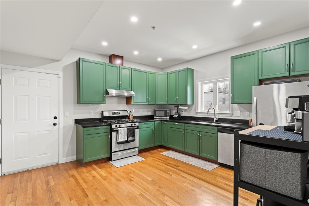 895 Hyde Park Ave # 2