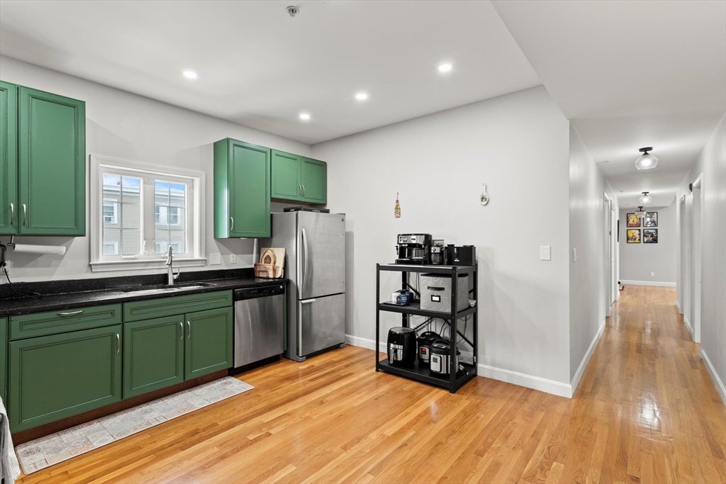 895 Hyde Park Ave # 2