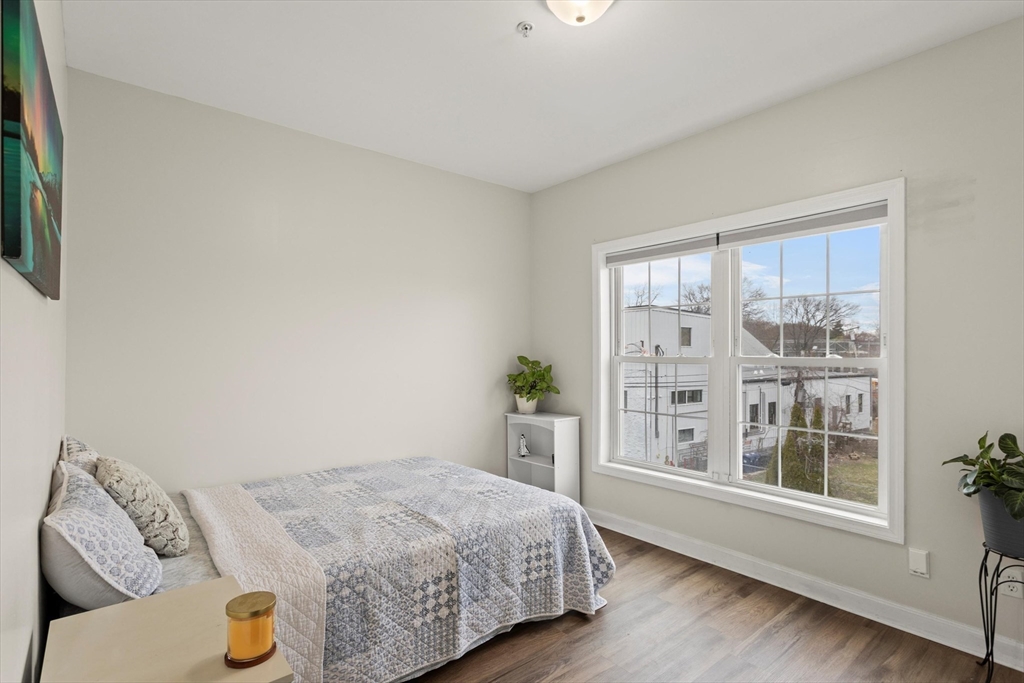 895 Hyde Park Ave # 2
