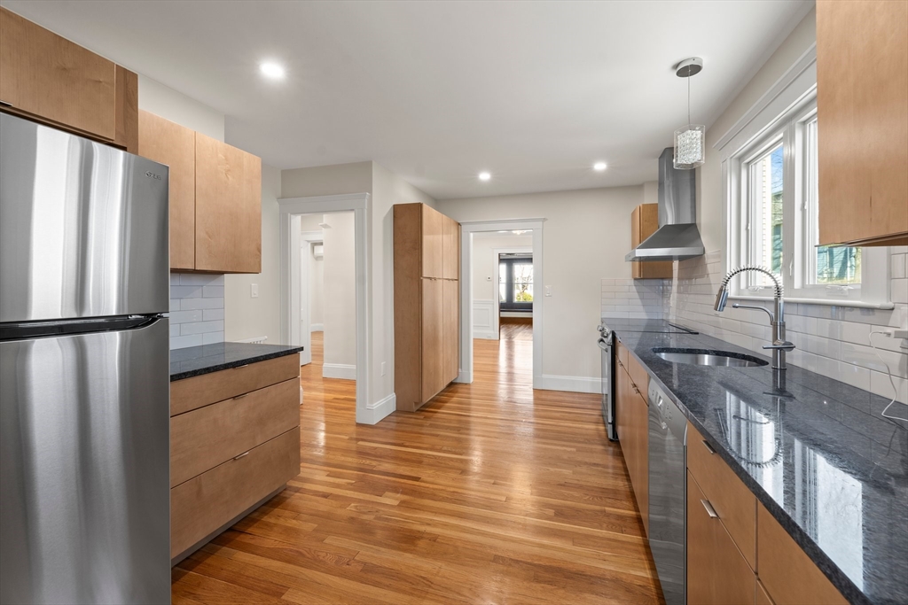 18-20 Holden Road # 18