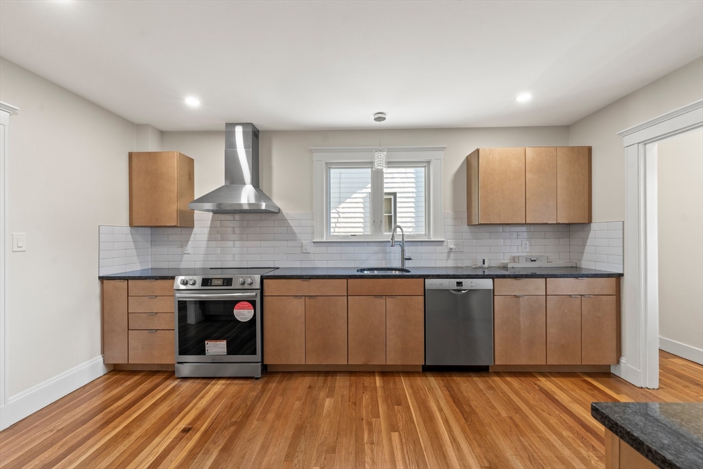 18-20 Holden Road # 18