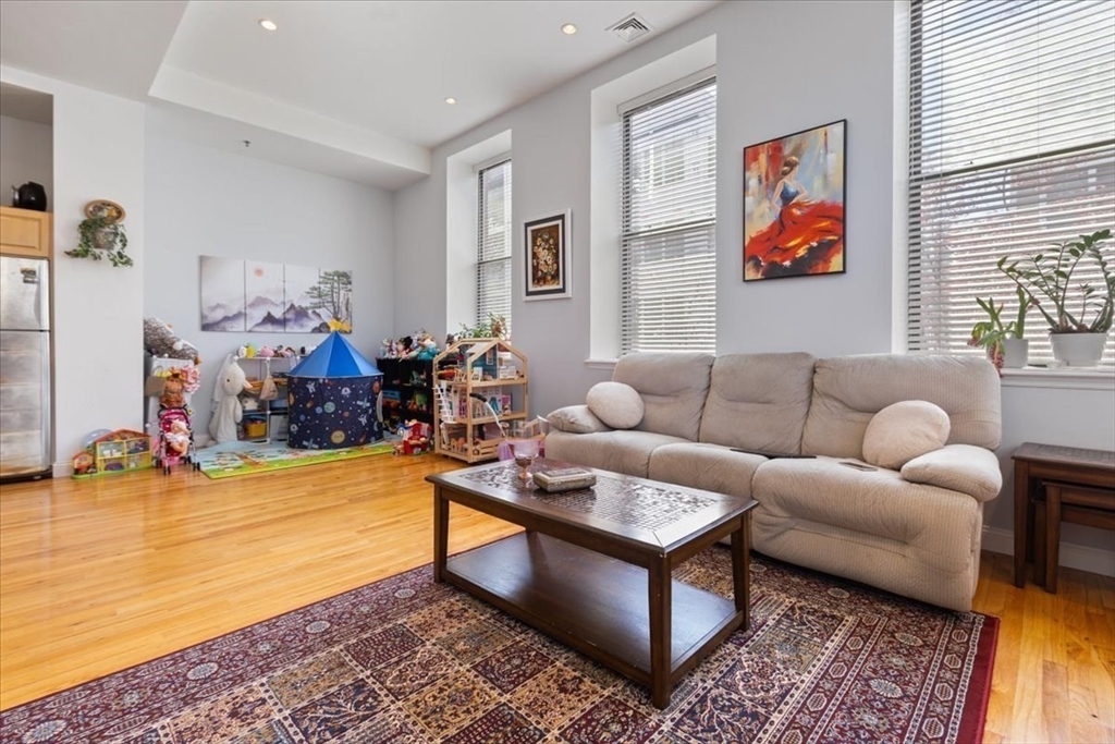 11 Wyman St # 2C