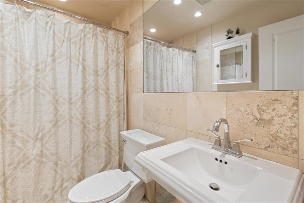 11 Wyman St # 2C
