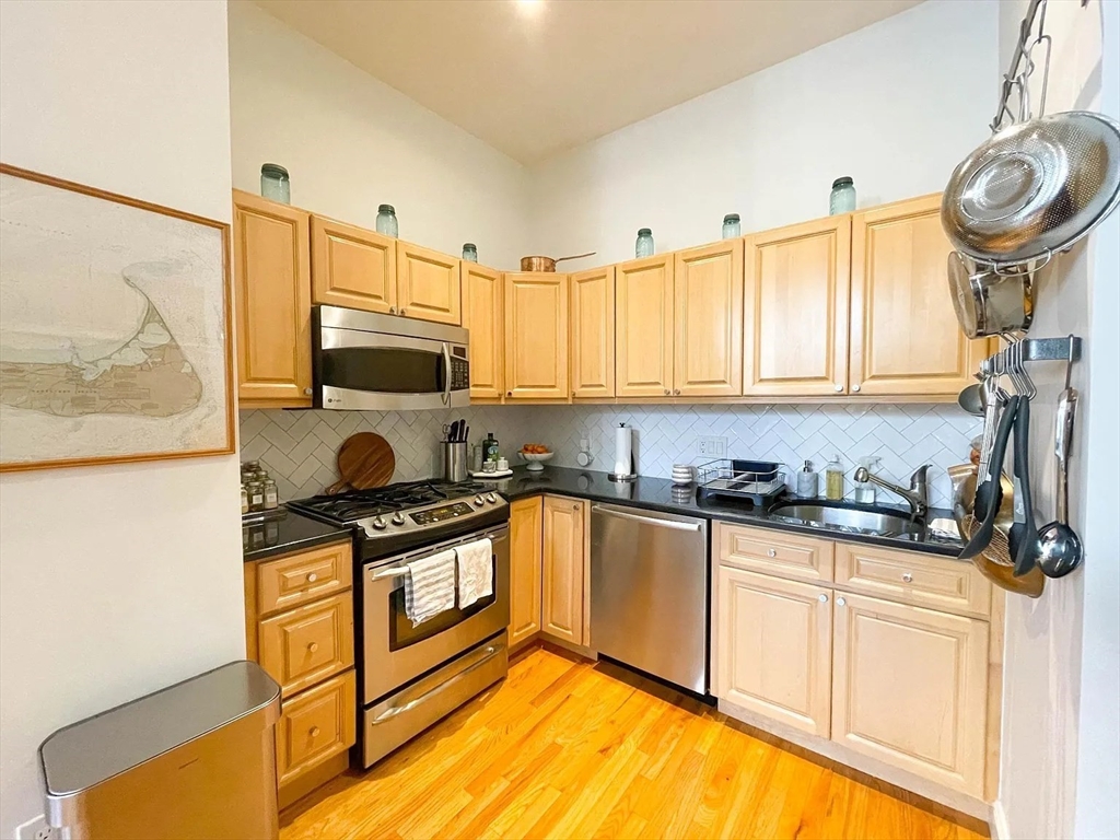 11 Wyman St # 2C
