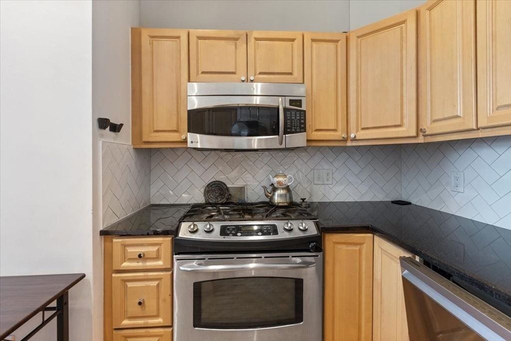 11 Wyman St # 2C