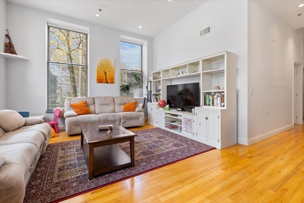 11 Wyman St # 2C