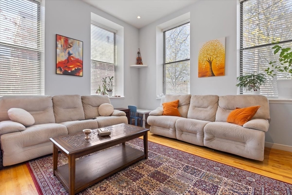 11 Wyman St # 2C