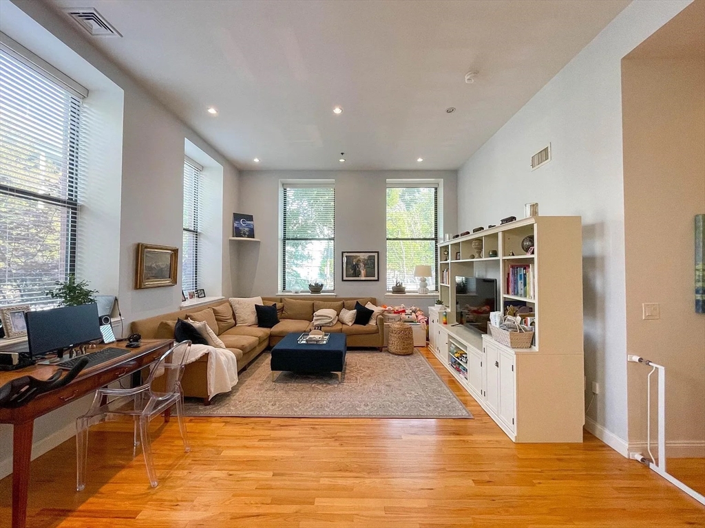 11 Wyman St # 2C