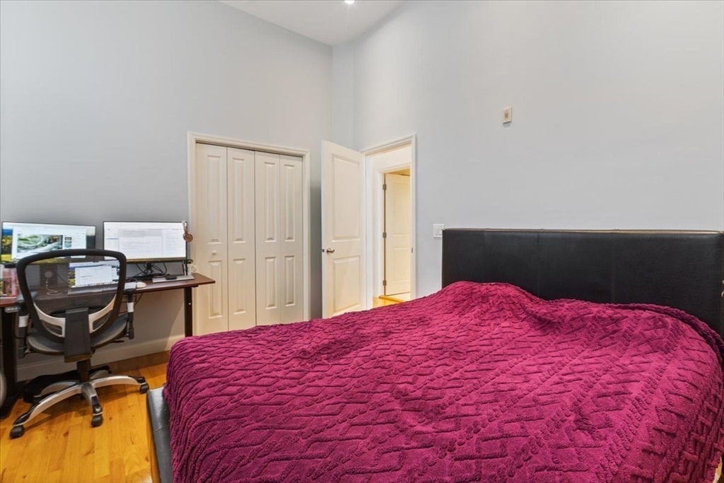 11 Wyman St # 2C