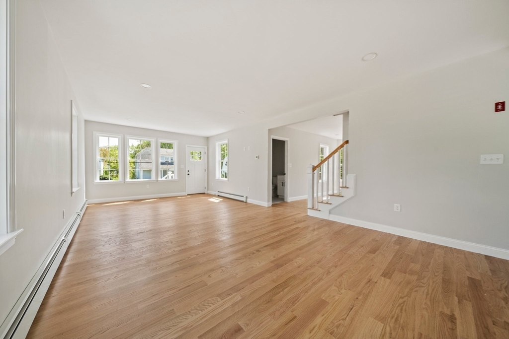 182 Russ St