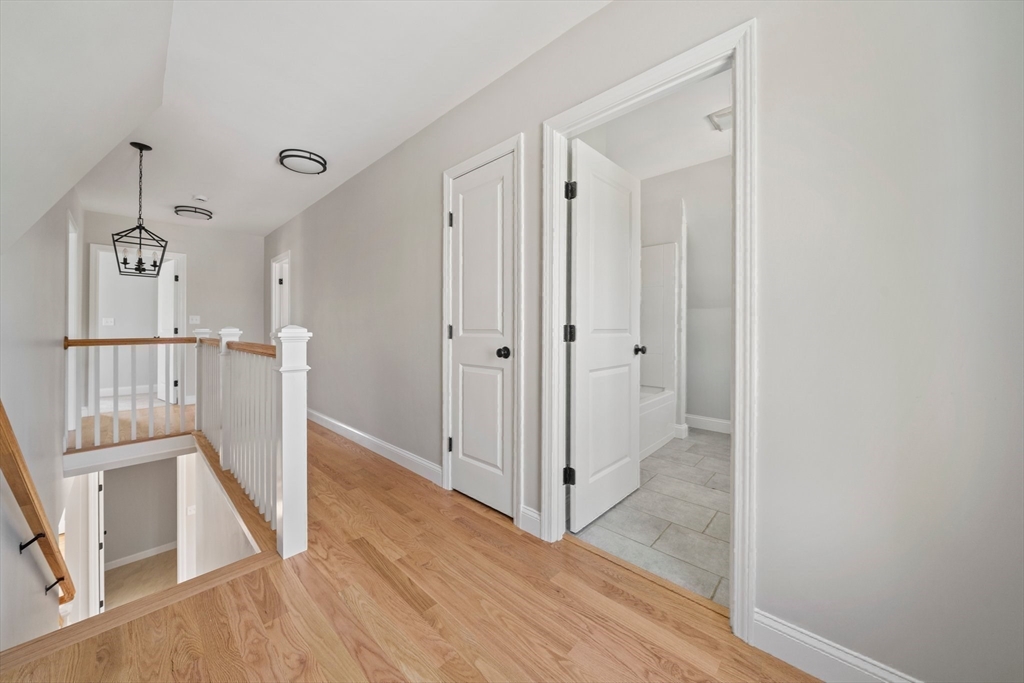 182 Russ St