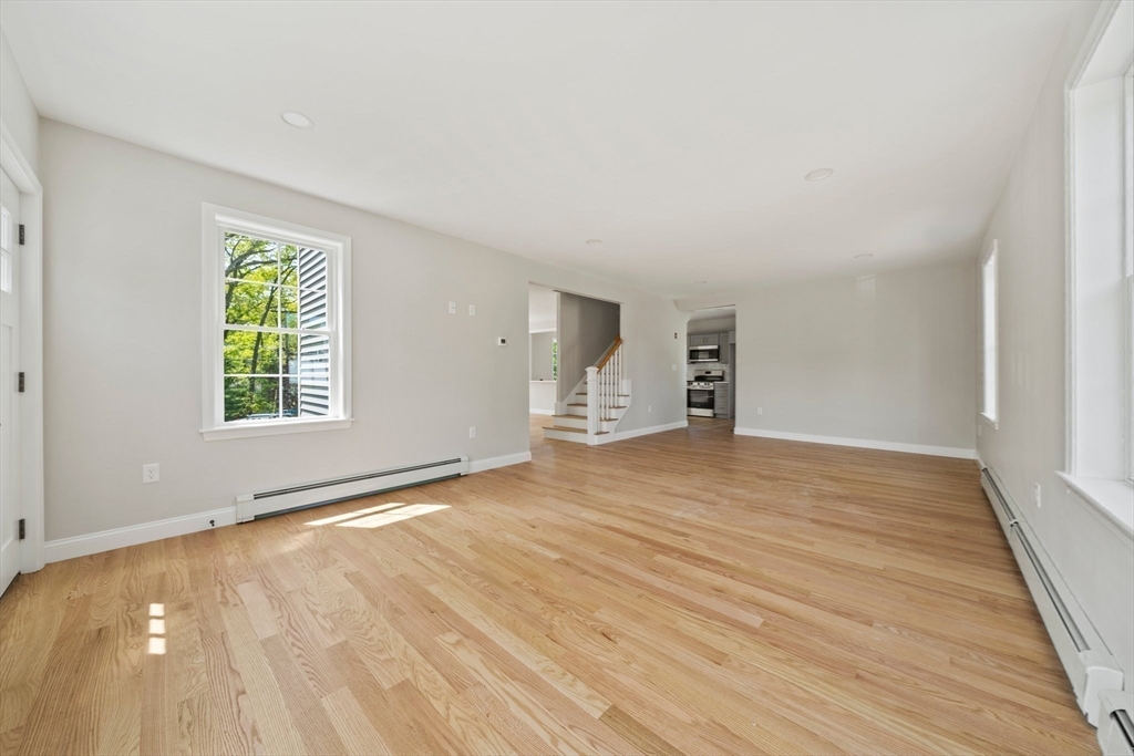 182 Russ St