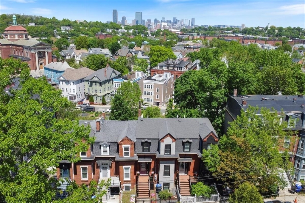 38 Sheridan St
