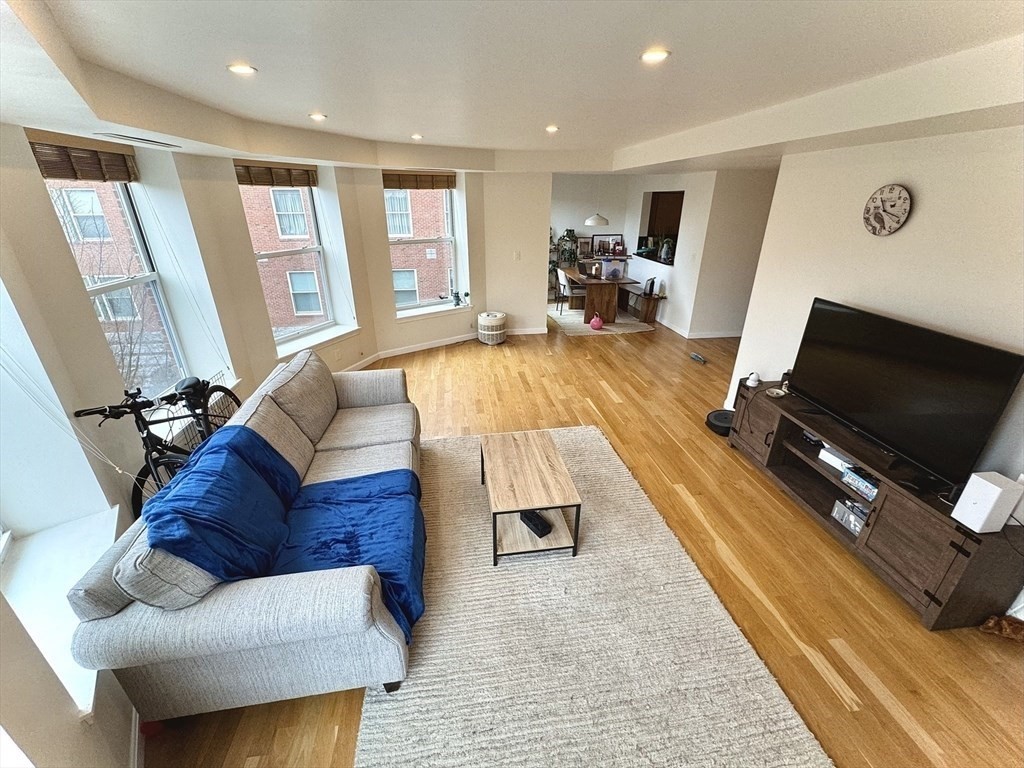 25 Marion Street # 32