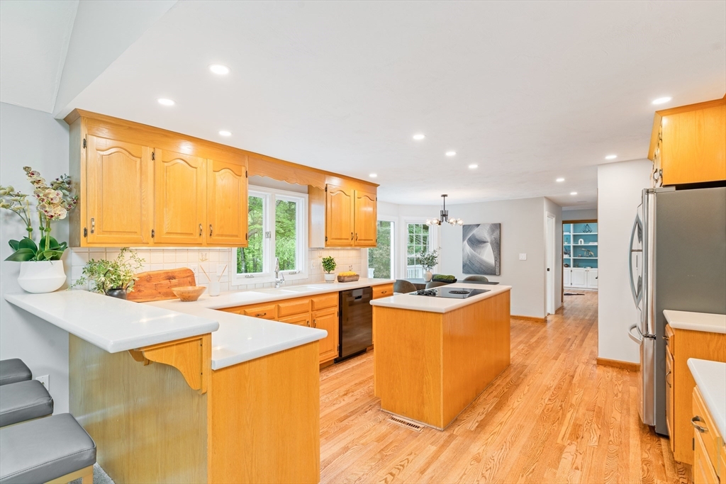 25 Bogastow Circle