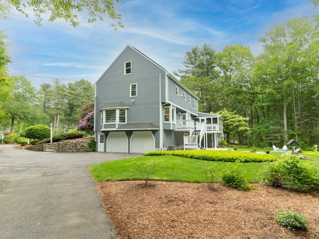 25 Bogastow Circle