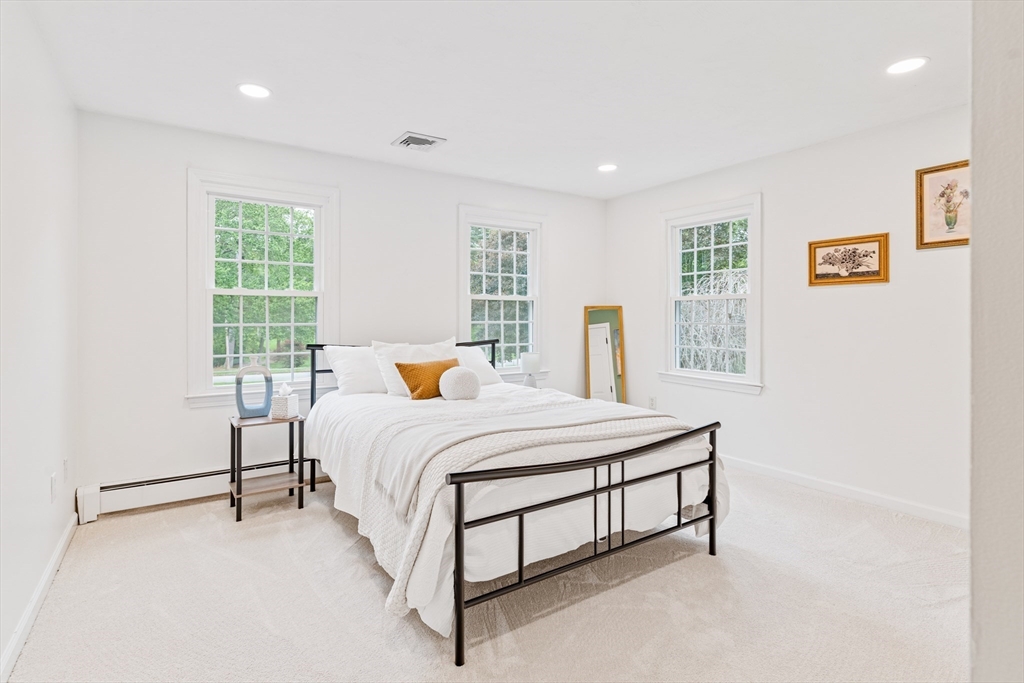 25 Bogastow Circle