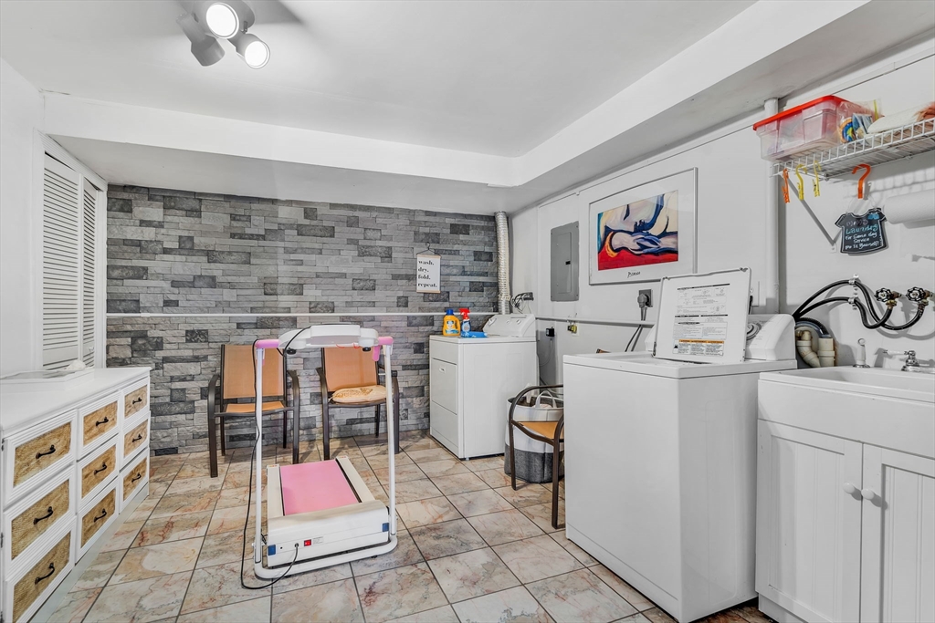 95 Tennis Plaza Rd # 12
