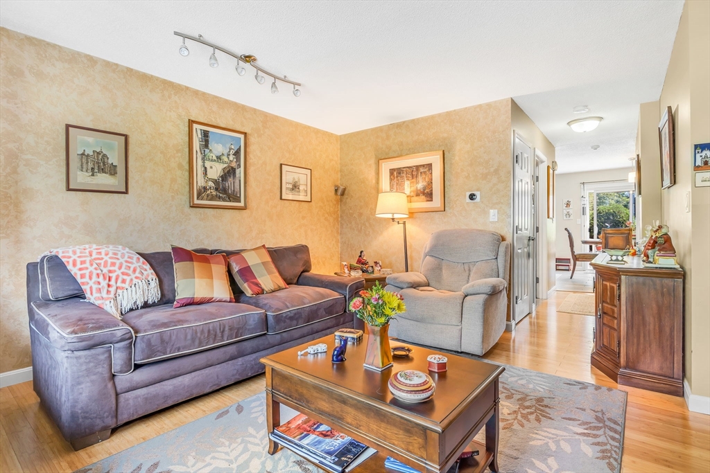 95 Tennis Plaza Rd # 12