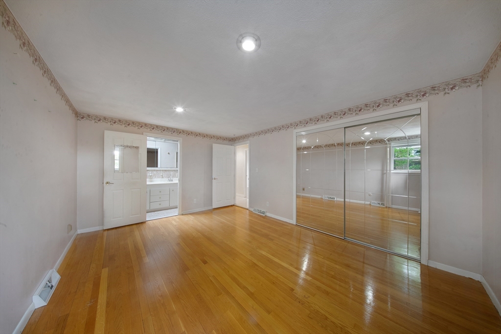 25 Gloversbrook Rd