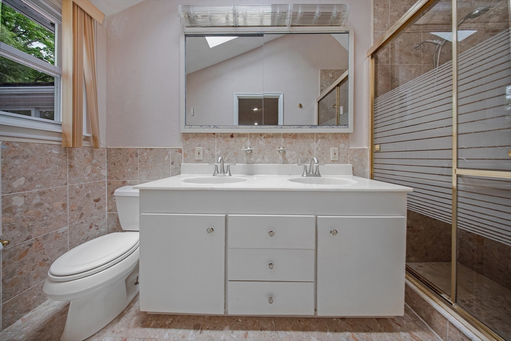 25 Gloversbrook Rd