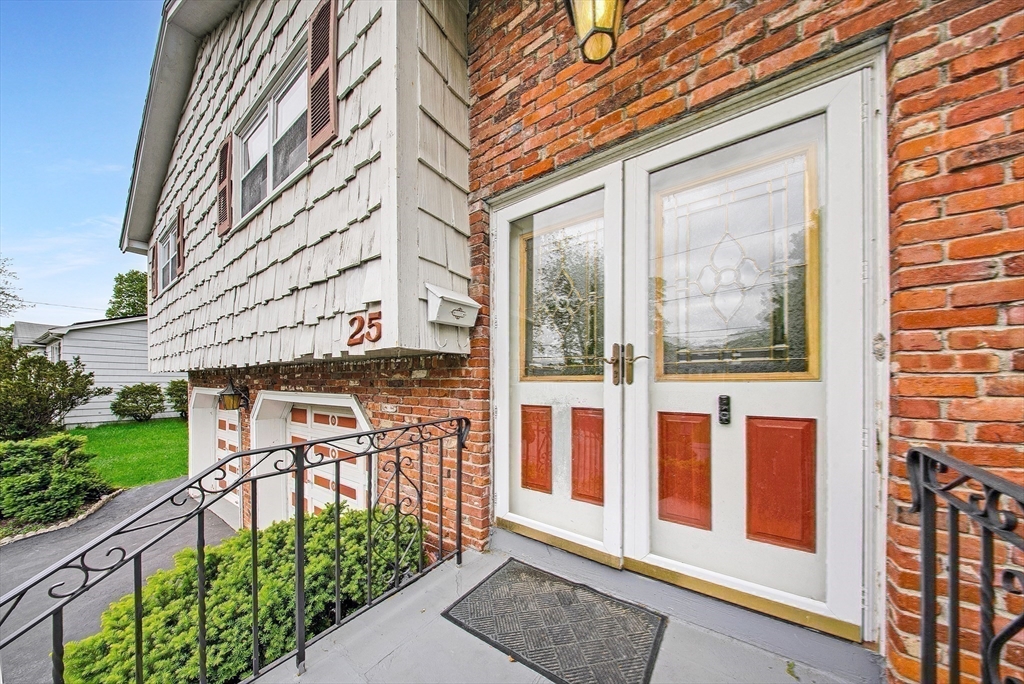 25 Gloversbrook Rd