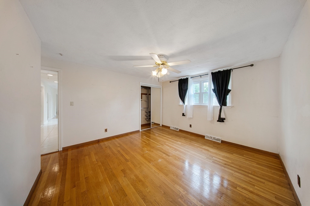 25 Gloversbrook Rd