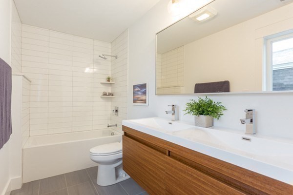 18 Highland Ave # 2