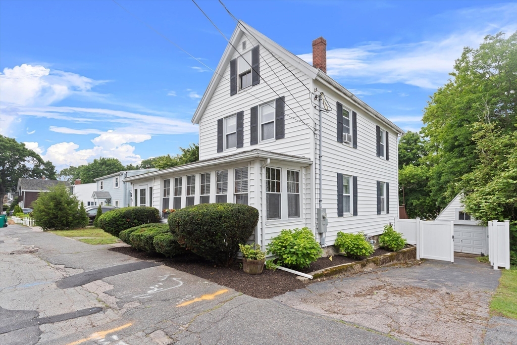 38 Myrtle St