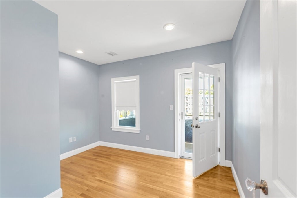 8 Newburg St # 8