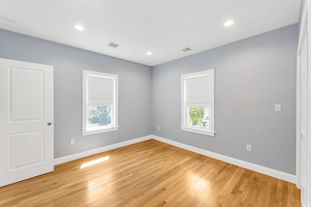 8 Newburg St # 8