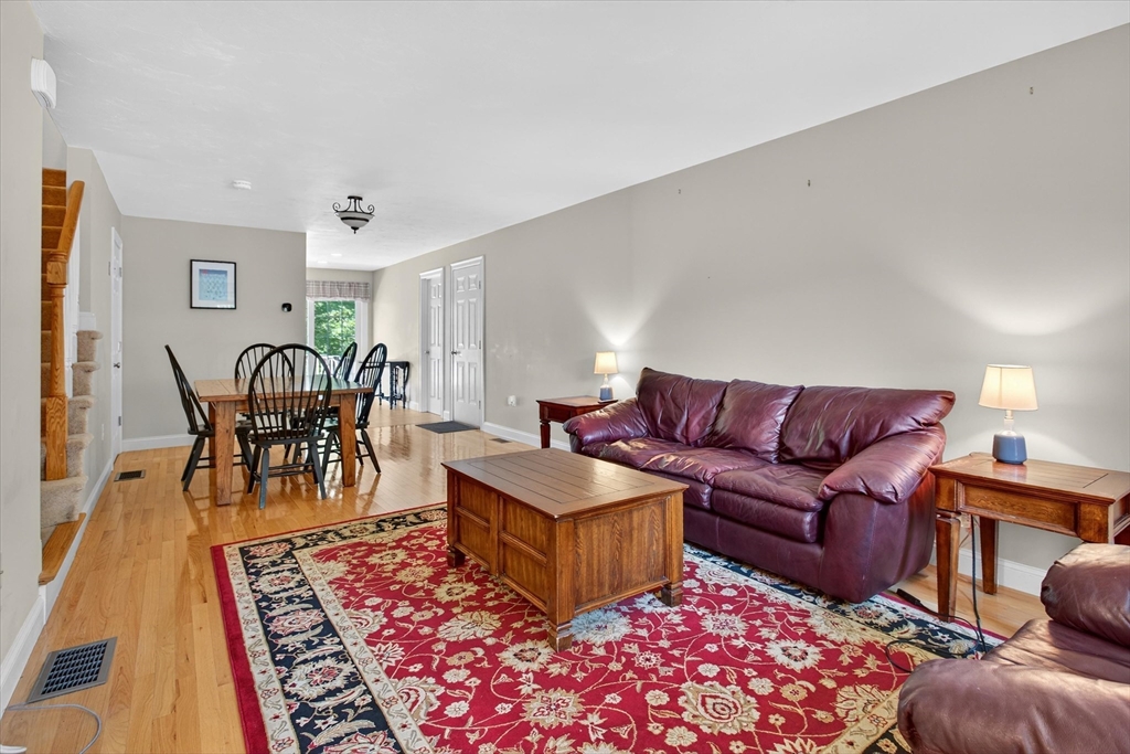8 Curve St # B