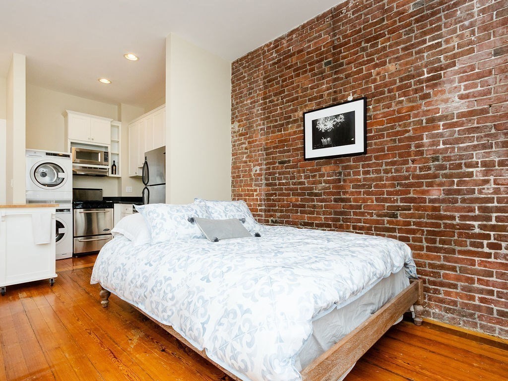 195 Beacon # 8