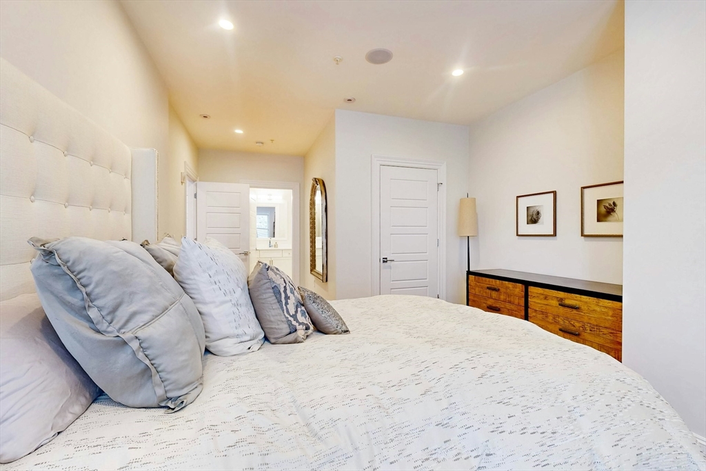 154 West 8th Street Unit: 5-S