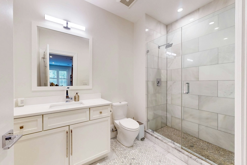 154 West 8th Street Unit: 5-S