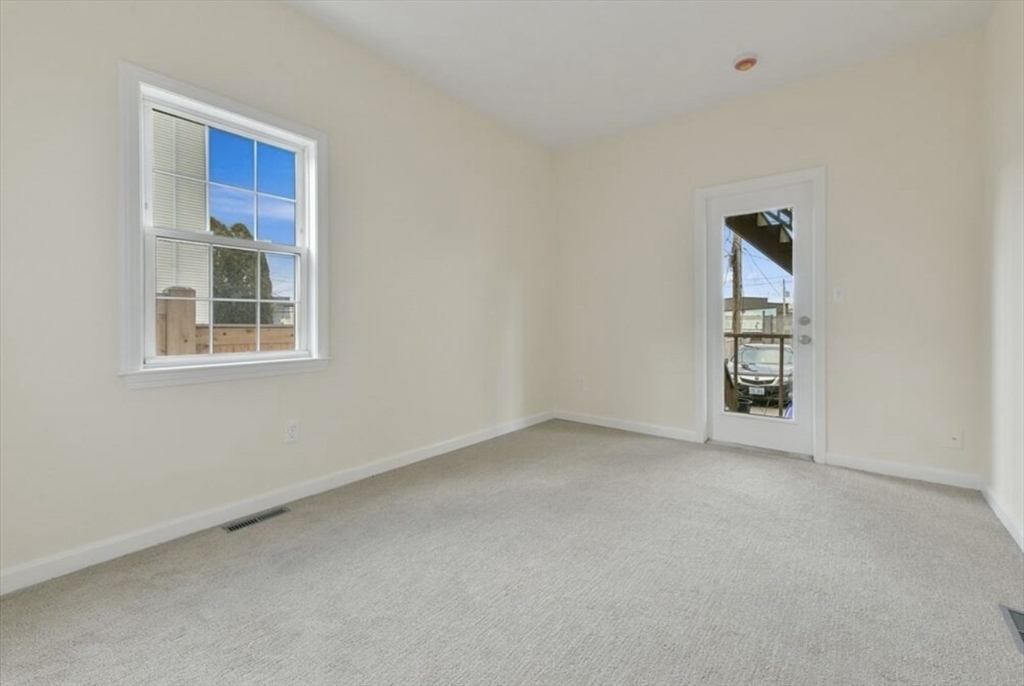 39 Middle St # 1