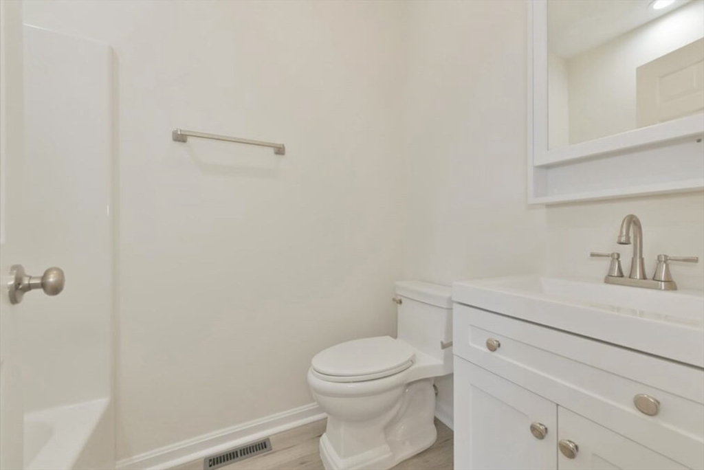 39 Middle St # 1
