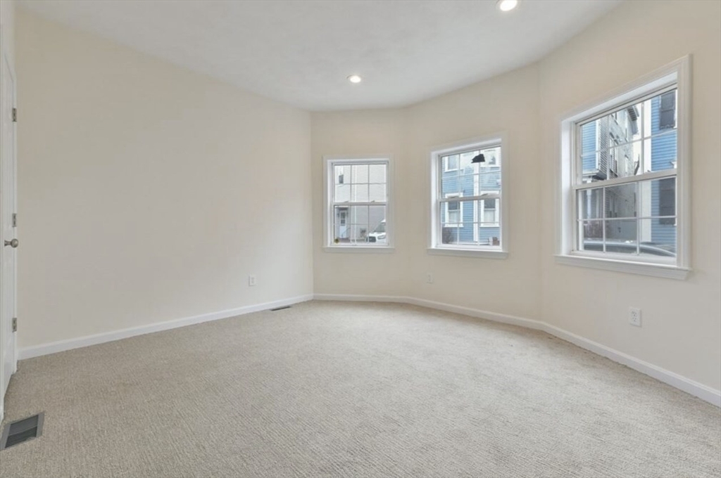 39 Middle St # 1