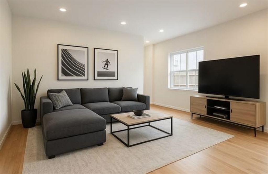 39 Middle St # 1