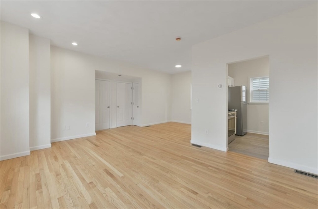 39 Middle St # 1