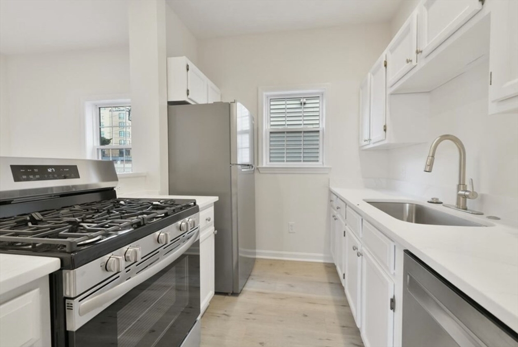 39 Middle St # 1