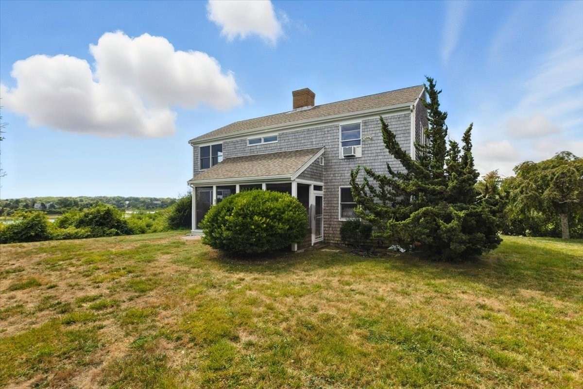 60 Smith Heights Way