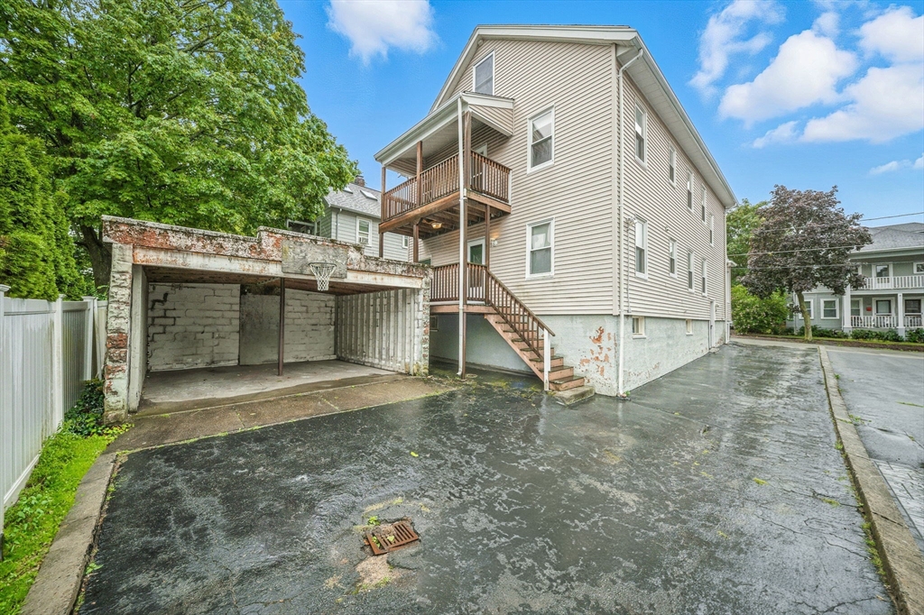 24-26 Benjamin Rd # 24