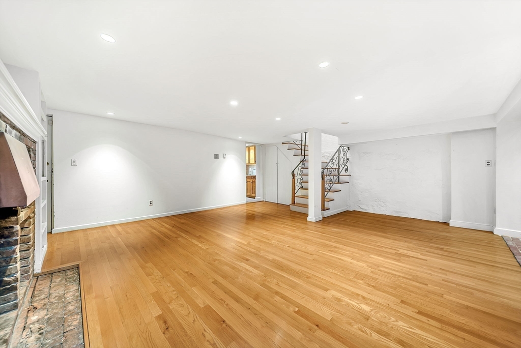 35 Mt Vernon Street # 1