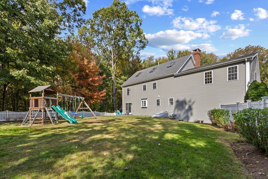 30 Broken Tree Rd