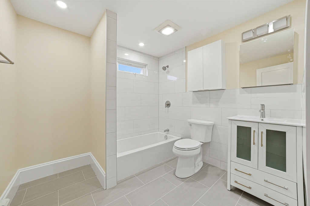 18-20 Holden Road # 20