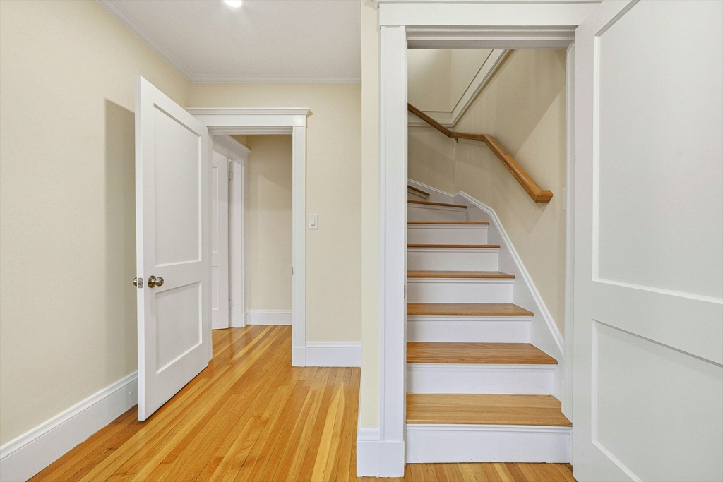 18-20 Holden Road # 20