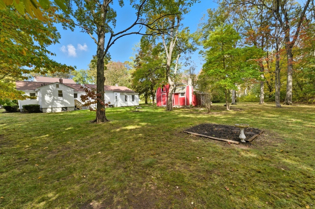 8 Colonial Rd.