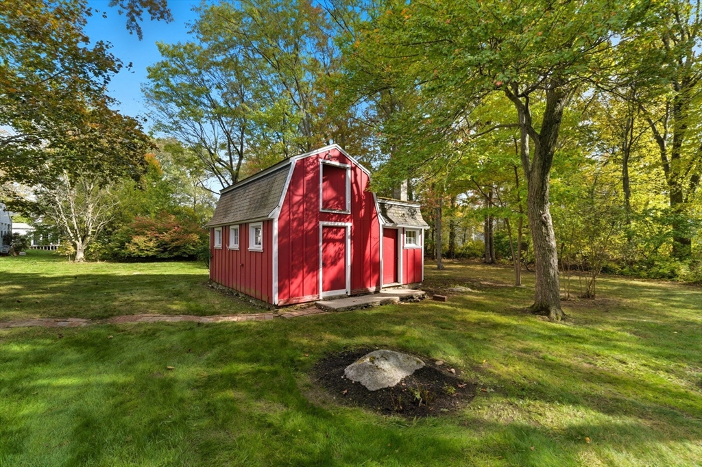 8 Colonial Rd.