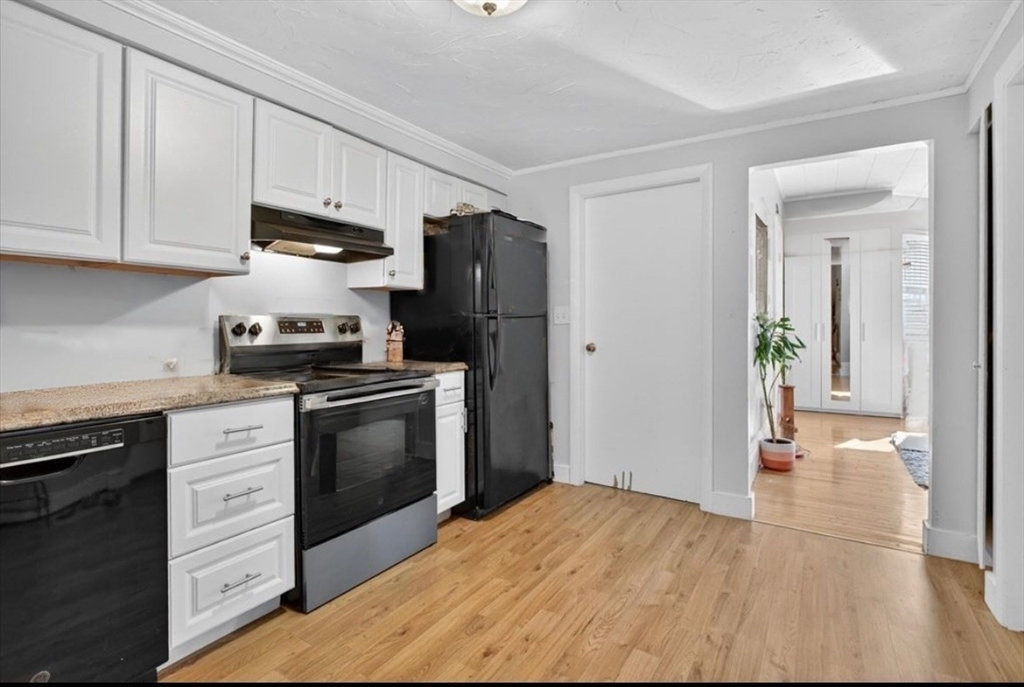 24 Mechanic St
